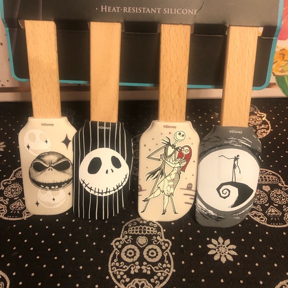 Disneys a nightmare before Christmas four piece spatcula set - Picture 3 of 6